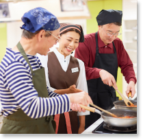 4 食の知識を身につけ料理を作ることは人間としての基本。老若男女を支援します。